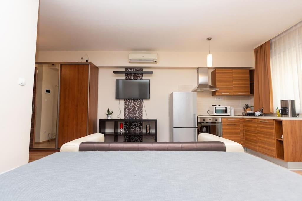 Flat On Corvin Promenade With Big Balcony דירה בודפשט