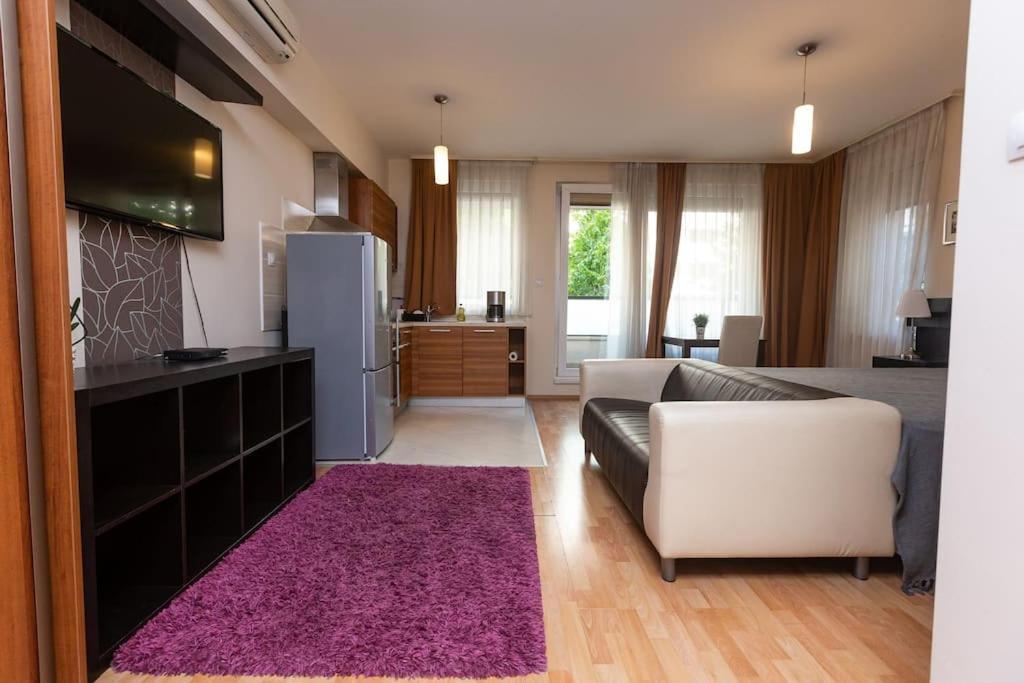 דירה Flat On Corvin Promenade With Big Balcony