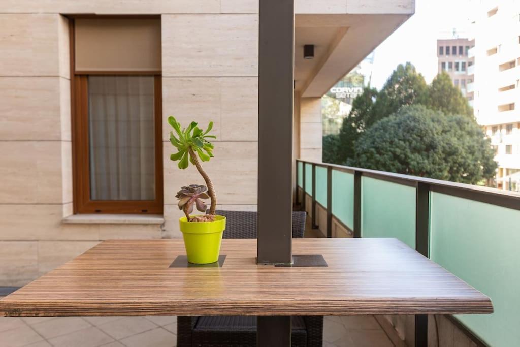 Flat On Corvin Promenade With Big Balcony בודפשט