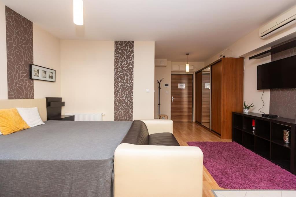 Flat On Corvin Promenade With Big Balcony דירה בודפשט